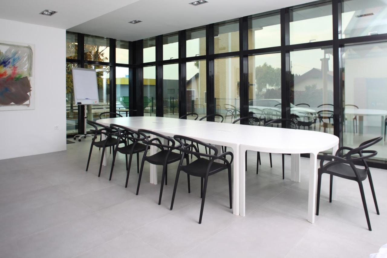 Hotel Cubis Lendava Ngoại thất bức ảnh