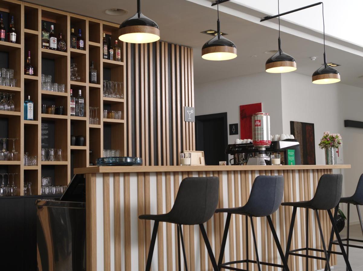 Hotel Cubis Lendava Ngoại thất bức ảnh